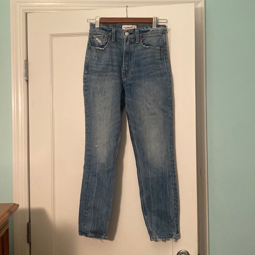 Abercrombie & Fitch high rise mom jeans size 25
